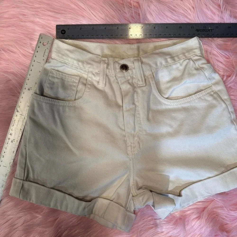 VIntage Crean High-waisted‎ Shorts Fold Over Hem, High Waist Size 5 SMALL